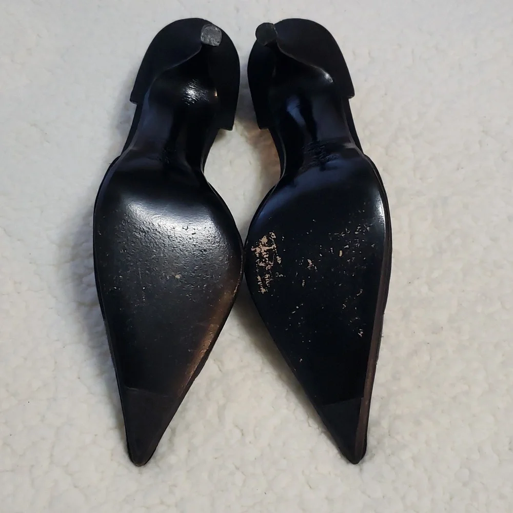 VERA Wang by Stuart Weitzman Black Satin Pointed Toe Pump Color Black, Size 7.5M
